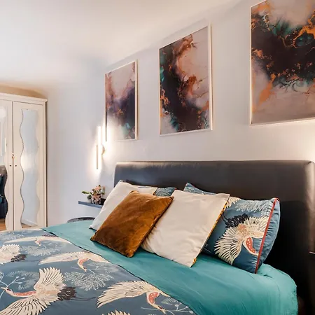 Liz Apartment